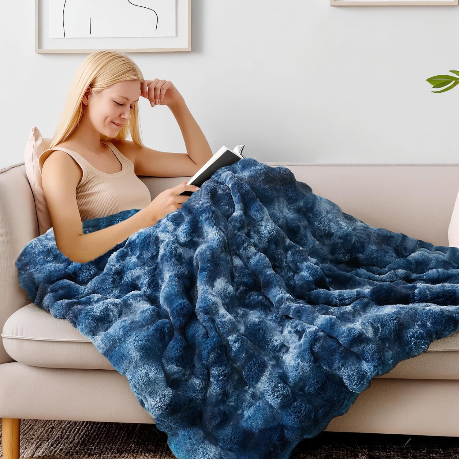 Tie-dye Blue Faux Fur Throw Blanket for Couch, Decorative Tie-Dye Blue Plush Bubble Blanket - Super Soft & Cozy Fluffy Faux Rabbit Fur Blanket for Women Gift, 50x60 Inches