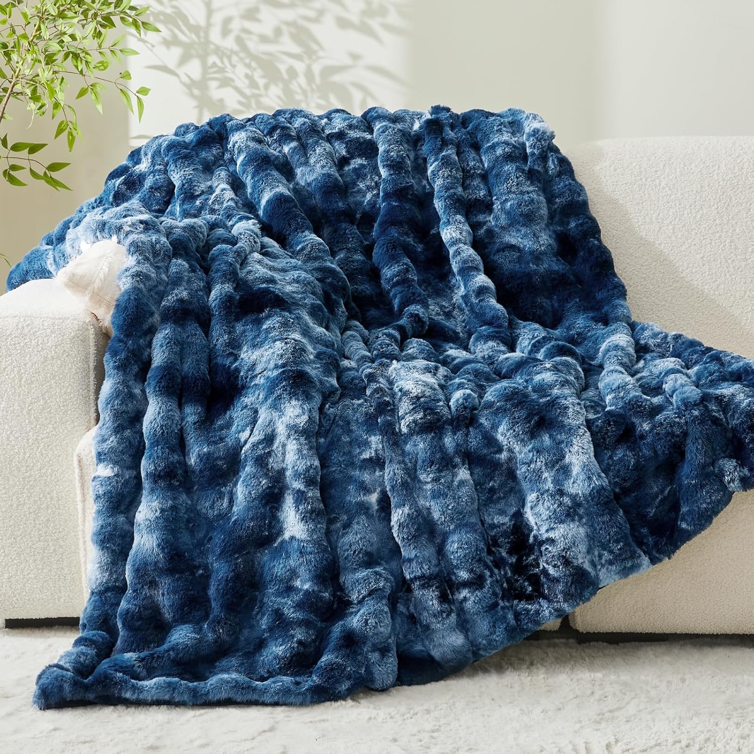 Tie-dye Blue Faux Fur Throw Blanket for Couch, Decorative Tie-Dye Blue Plush Bubble Blanket - Super Soft & Cozy Fluffy Faux Rabbit Fur Blanket for Women Gift, 50x60 Inches